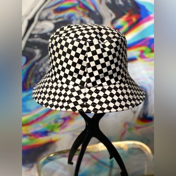 🏁 Reversible Bucket Hat 🏁 - Picture 3 of 5